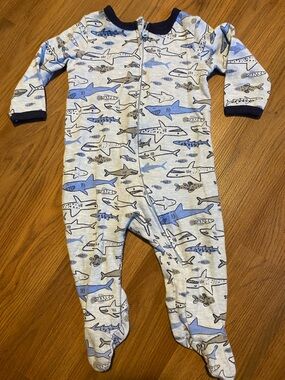✨8/$10. Monkey Bars. Baby Shark-Print Footed One-Piece Pajamas. 3-6 months
